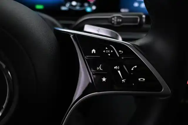 Harmaa Maastoauto, Mercedes-Benz GLE – VAR-75509