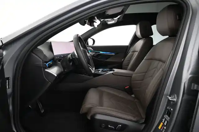 Harmaa Farmari, BMW I5 M60 – VAR-75688