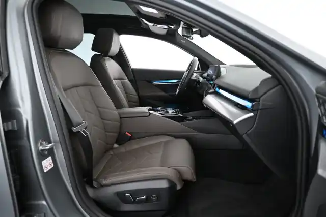 Harmaa Farmari, BMW I5 M60 – VAR-75688