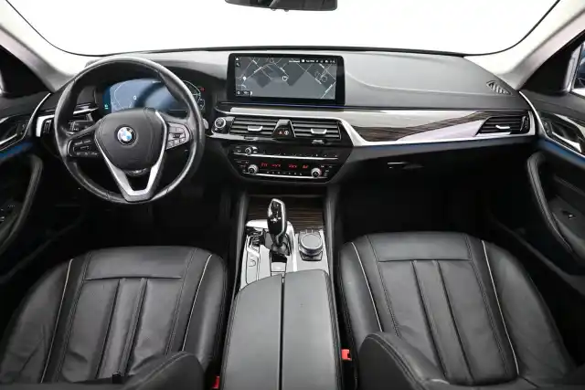 Sininen Farmari, BMW 530 – VAR-76111