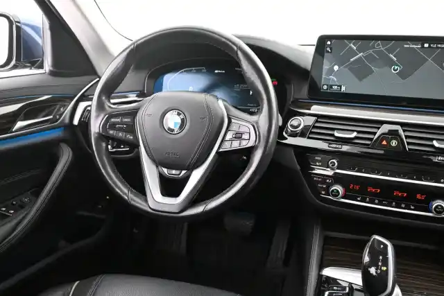 Sininen Farmari, BMW 530 – VAR-76111