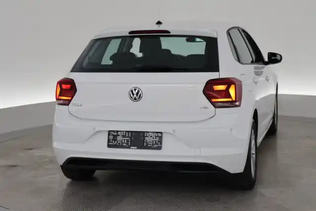 Valkoinen Viistoperä, Volkswagen Polo – VAR-76233