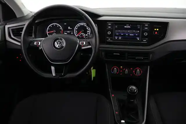 Valkoinen Viistoperä, Volkswagen Polo – VAR-76233