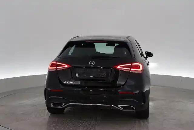 Musta Viistoperä, Mercedes-Benz A – VAR-76289