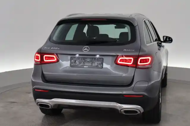 Harmaa Maastoauto, Mercedes-Benz GLC – VAR-76310