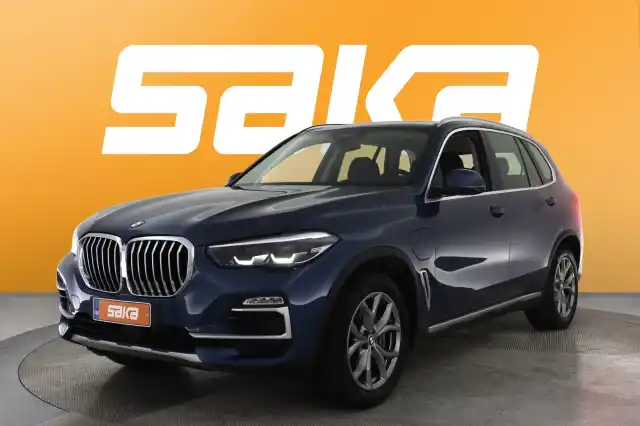 Sininen Maastoauto, BMW X5 – VAR-76359