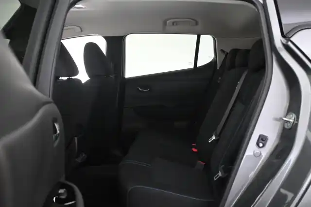 Harmaa Viistoperä, Nissan Leaf – VAR-76765