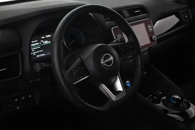 Harmaa Viistoperä, Nissan Leaf – VAR-76765