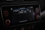 Harmaa Viistoperä, Nissan Leaf – VAR-76765, kuva 24