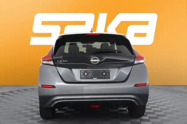 Harmaa Viistoperä, Nissan Leaf – VAR-76765