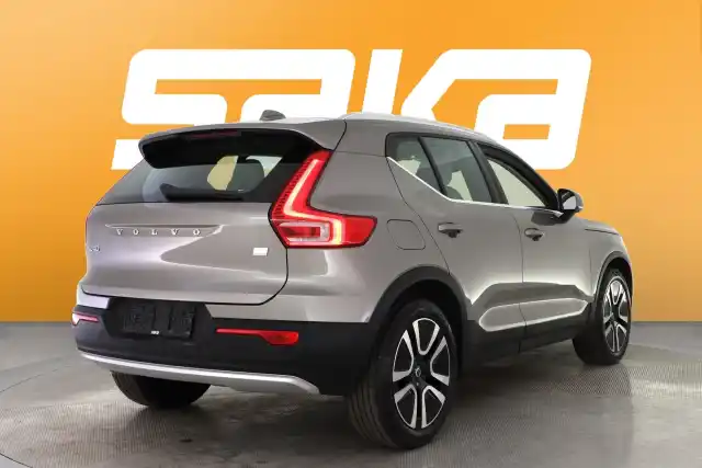 Harmaa Maastoauto, Volvo XC40 – VAR-77015