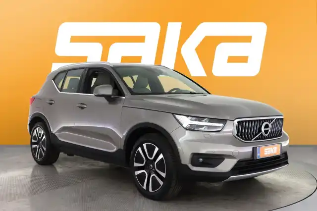 Harmaa Maastoauto, Volvo XC40 – VAR-77015