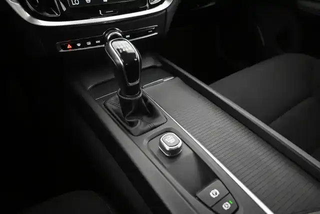 Punainen Farmari, Volvo V60 – VAR-77156