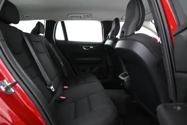 Punainen Farmari, Volvo V60 – VAR-77156
