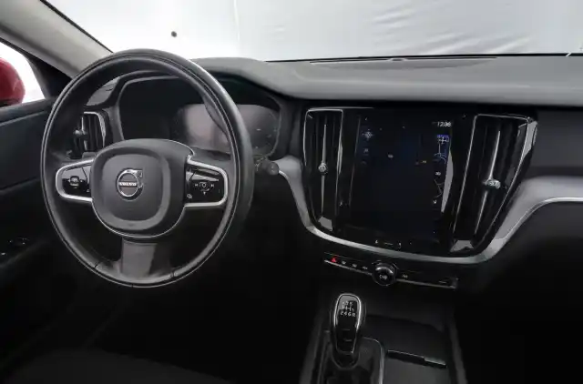 Punainen Farmari, Volvo V60 – VAR-77156
