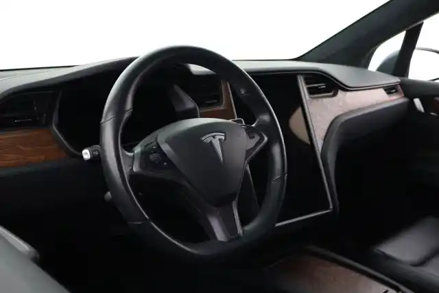 Harmaa Maastoauto, Tesla Model X – VAR-77222