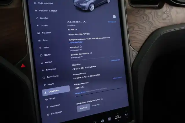 Harmaa Maastoauto, Tesla Model X – VAR-77222