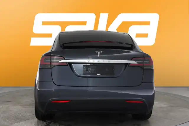 Harmaa Maastoauto, Tesla Model X – VAR-77222