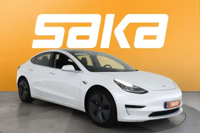 Valkoinen Sedan, Tesla Model 3 – VAR-77223