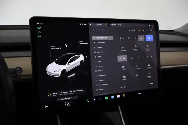 Valkoinen Sedan, Tesla Model 3 – VAR-77250