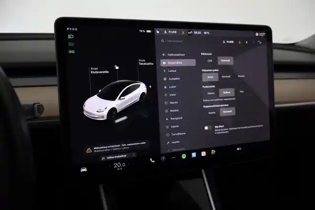 Valkoinen Sedan, Tesla Model 3 – VAR-77250