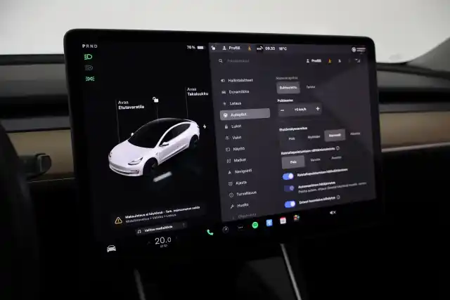 Valkoinen Sedan, Tesla Model 3 – VAR-77250
