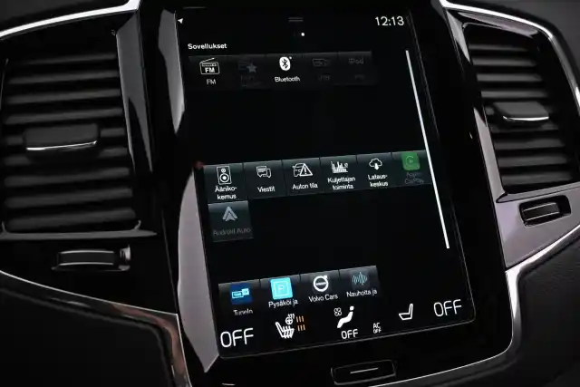 Valkoinen Maastoauto, Volvo XC90 – VAR-77277