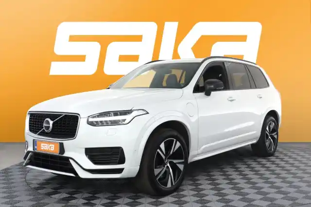 Valkoinen Maastoauto, Volvo XC90 – VAR-77277