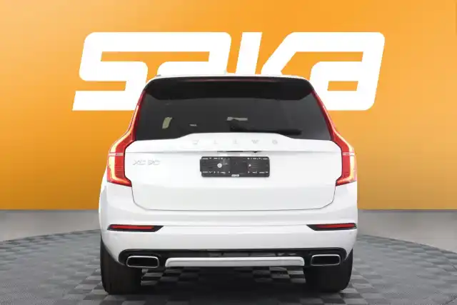 Valkoinen Maastoauto, Volvo XC90 – VAR-77277