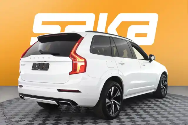 Valkoinen Maastoauto, Volvo XC90 – VAR-77277