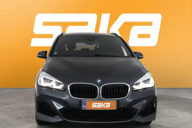 Harmaa Tila-auto, BMW 225 – VAR-77560