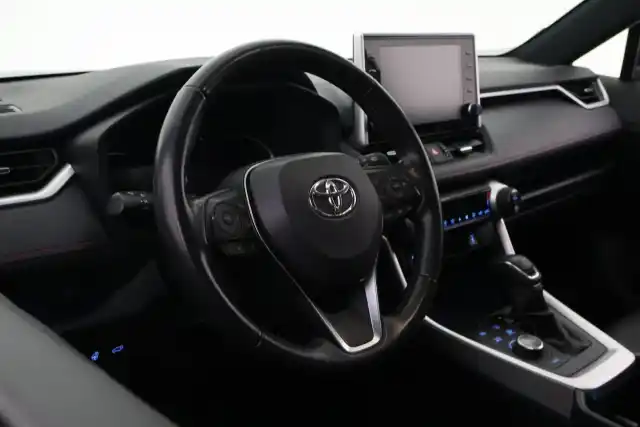 Harmaa Maastoauto, Toyota RAV4 Plug-in – VAR-77761