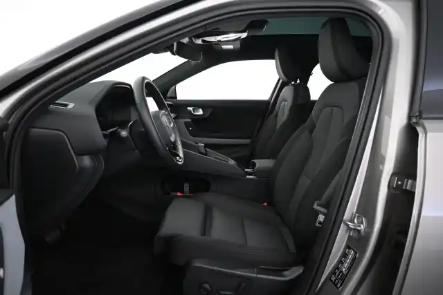 Ruskea Sedan, Polestar 2 – VAR-77816