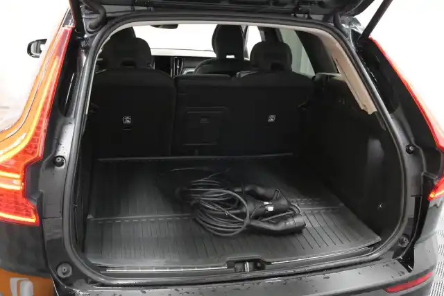 Musta Maastoauto, Volvo XC60 – VAR-77827