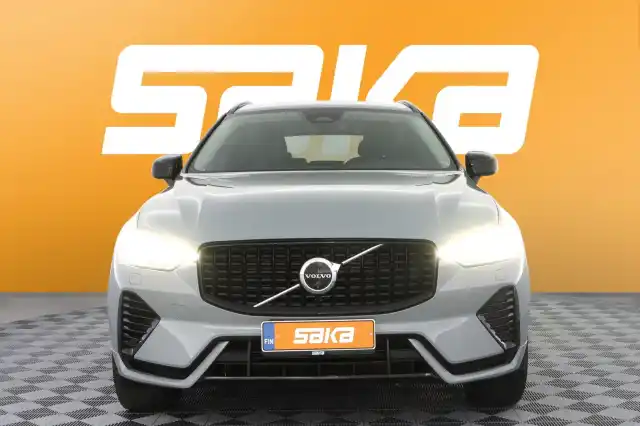 Harmaa Maastoauto, Volvo XC60 – VAR-77936