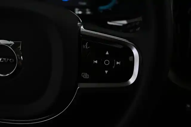 Harmaa Maastoauto, Volvo XC60 – VAR-77936