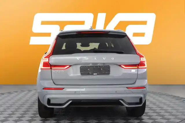 Harmaa Maastoauto, Volvo XC60 – VAR-77936