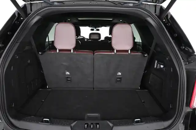 Musta Maastoauto, Ford Explorer – VAR-78115