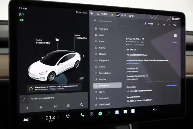 Valkoinen Sedan, Tesla Model 3 – VAR-78402