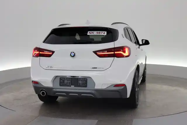 Valkoinen Maastoauto, BMW X2 – VAR-79132