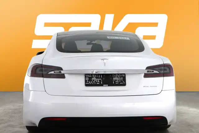 Valkoinen Sedan, Tesla Model S – VAR-79201