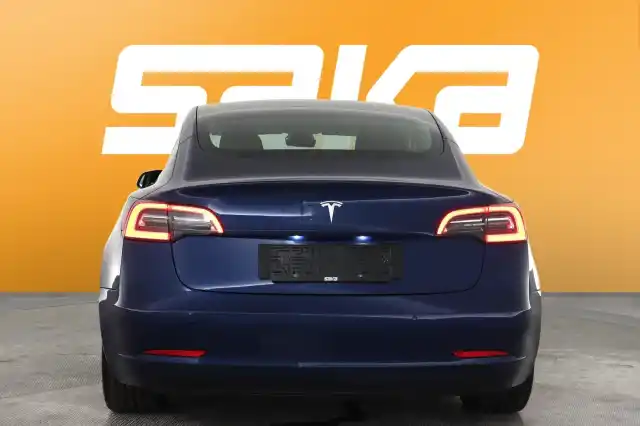 Sininen Sedan, Tesla Model 3 – VAR-79277