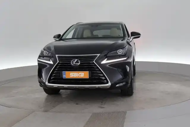 Musta Maastoauto, Lexus NX – VAR-79425