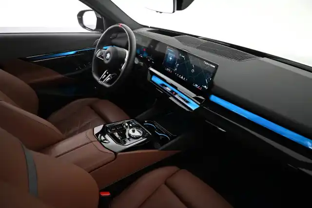 Sininen Sedan, BMW i5 – VAR-79446