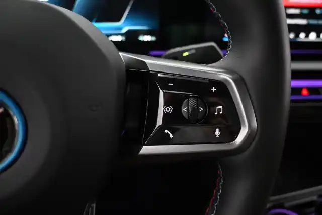 Sininen Sedan, BMW i5 – VAR-79446
