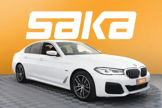 Valkoinen Sedan, BMW 530 – VAR-79634