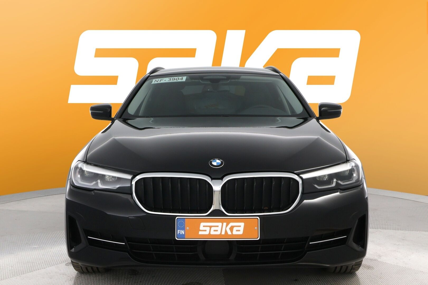 Musta Farmari, BMW 530 – VAR-79684