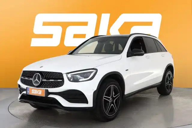 Valkoinen Maastoauto, Mercedes-Benz GLC – VAR-80210