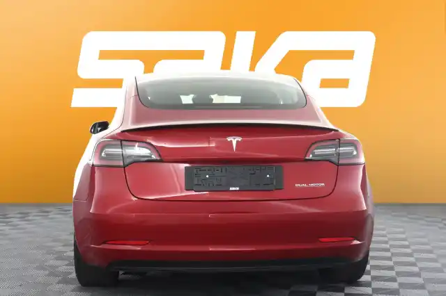 Punainen Sedan, Tesla Model 3 – VAR-80494