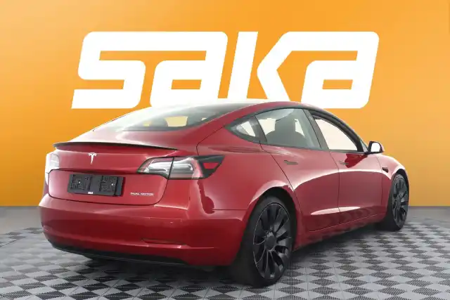 Punainen Sedan, Tesla Model 3 – VAR-80494